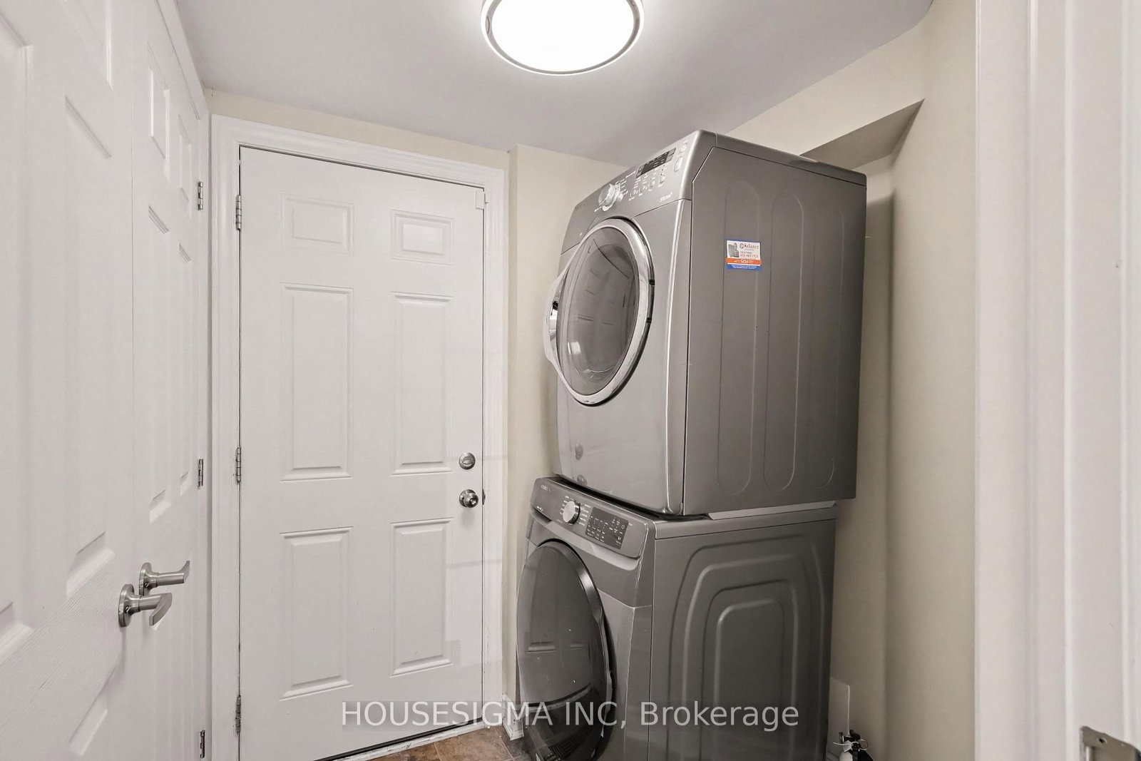 110 Pennant Avenue • Ottawa, ON photo 9