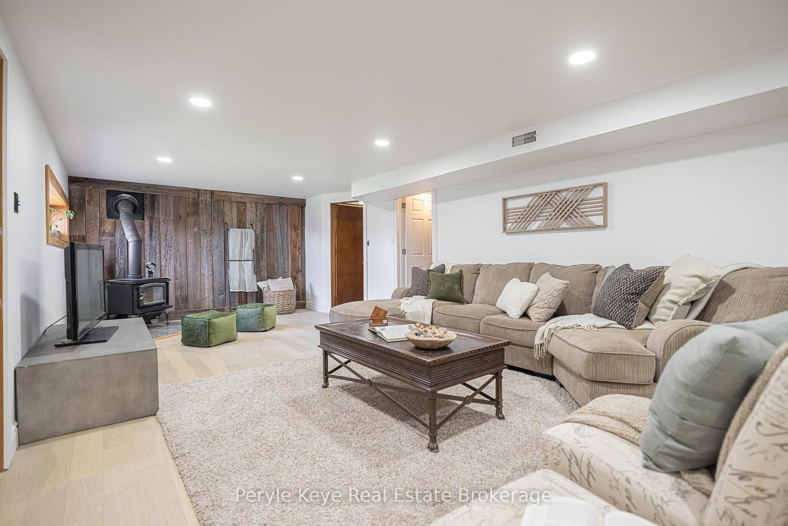 114 Robbs Rock Road • Burk's Falls, ON photo 5