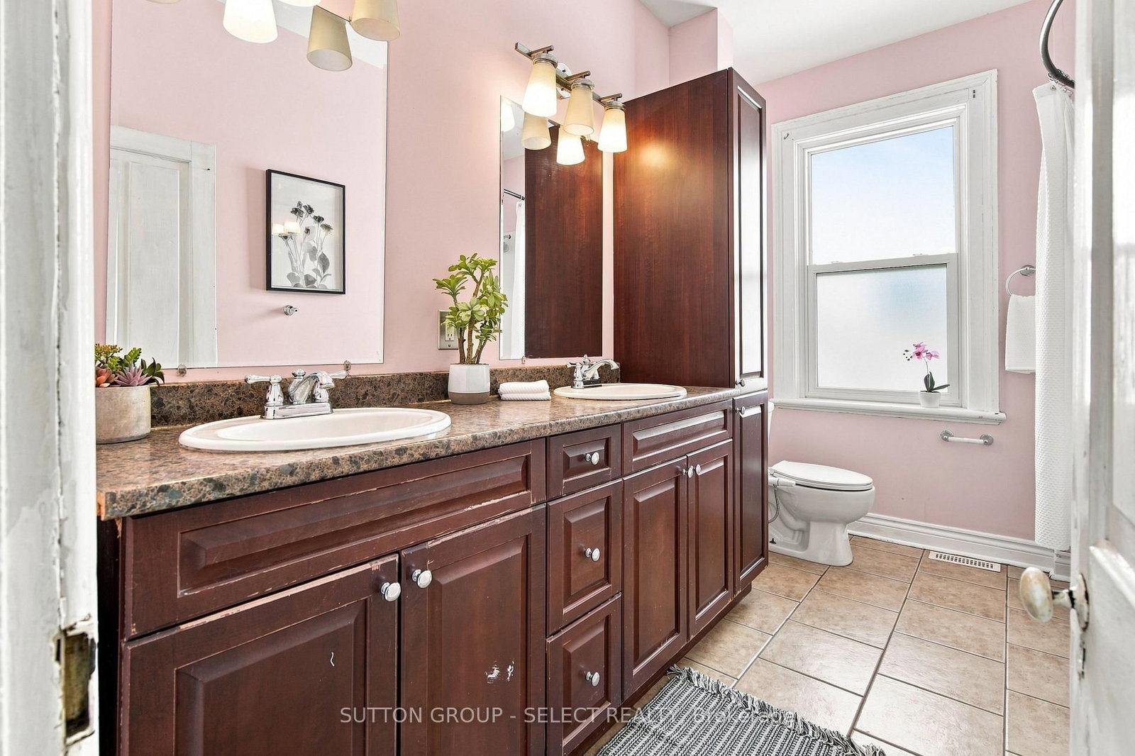 563 Ontario Street • London East, ON photo 22