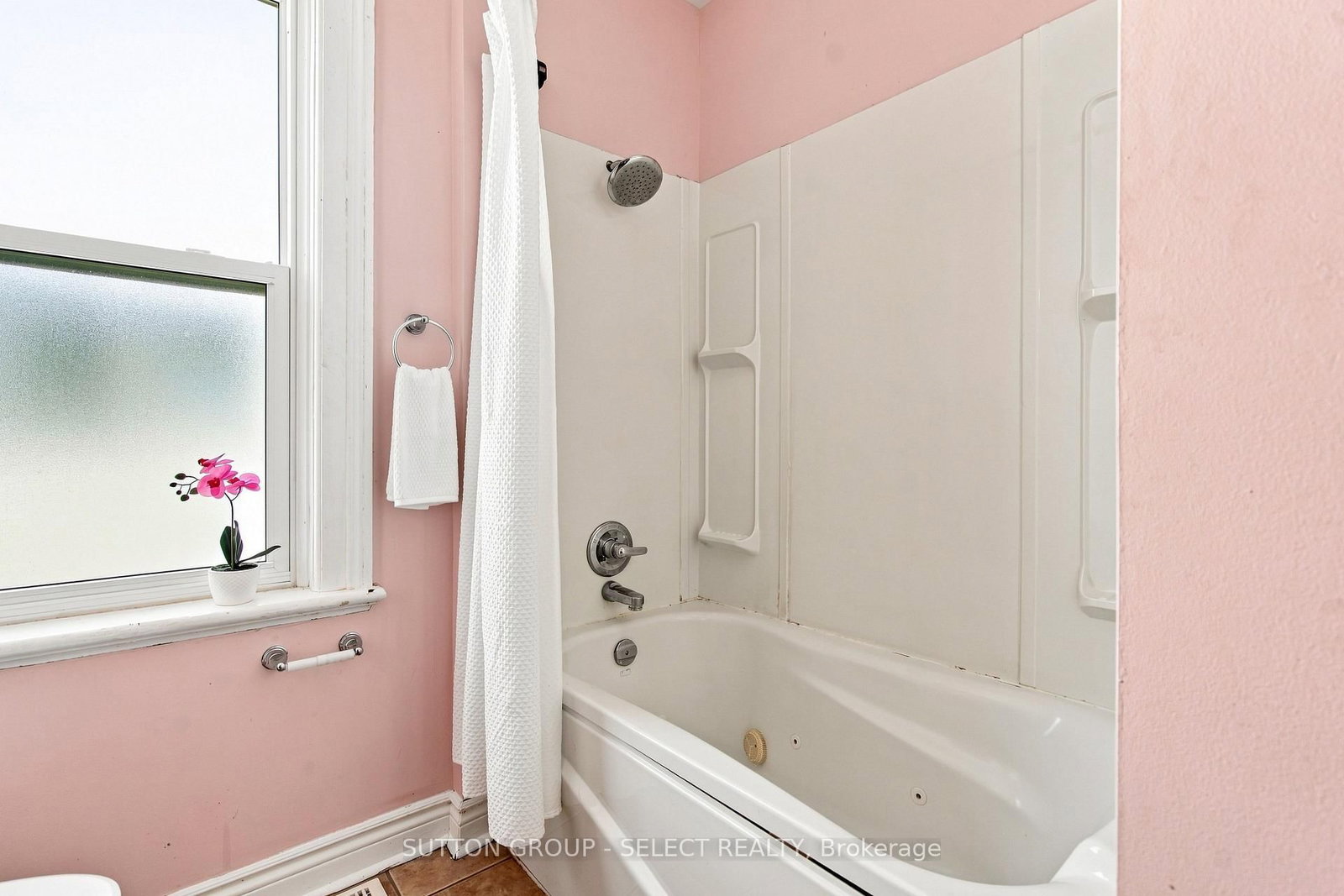 563 Ontario Street • London East, ON photo 23