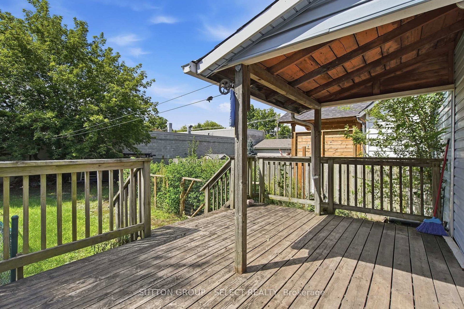 563 Ontario Street • London East, ON photo 29