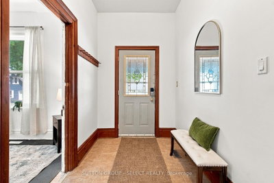 563 Ontario Street • London East, ON photo 4