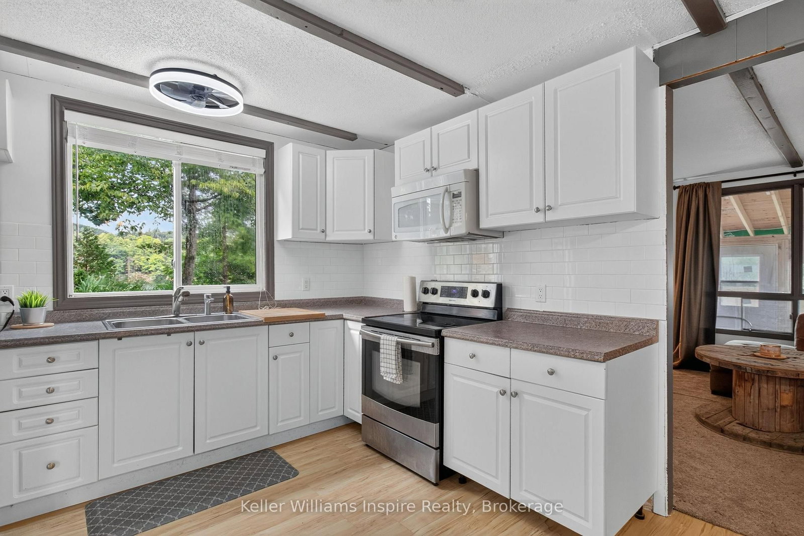 1080 Pillar Lane • Perth Road, ON photo 10