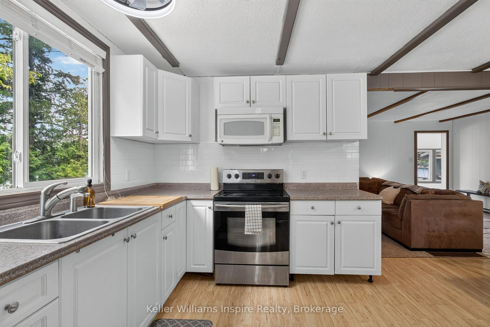 1080 Pillar Lane • Perth Road, ON photo 11