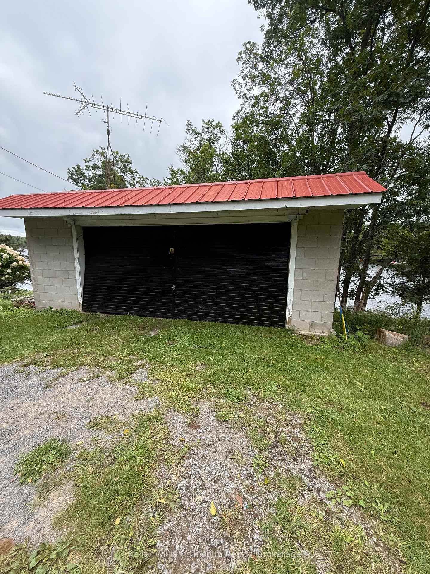 1080 Pillar Lane • Perth Road, ON photo 36