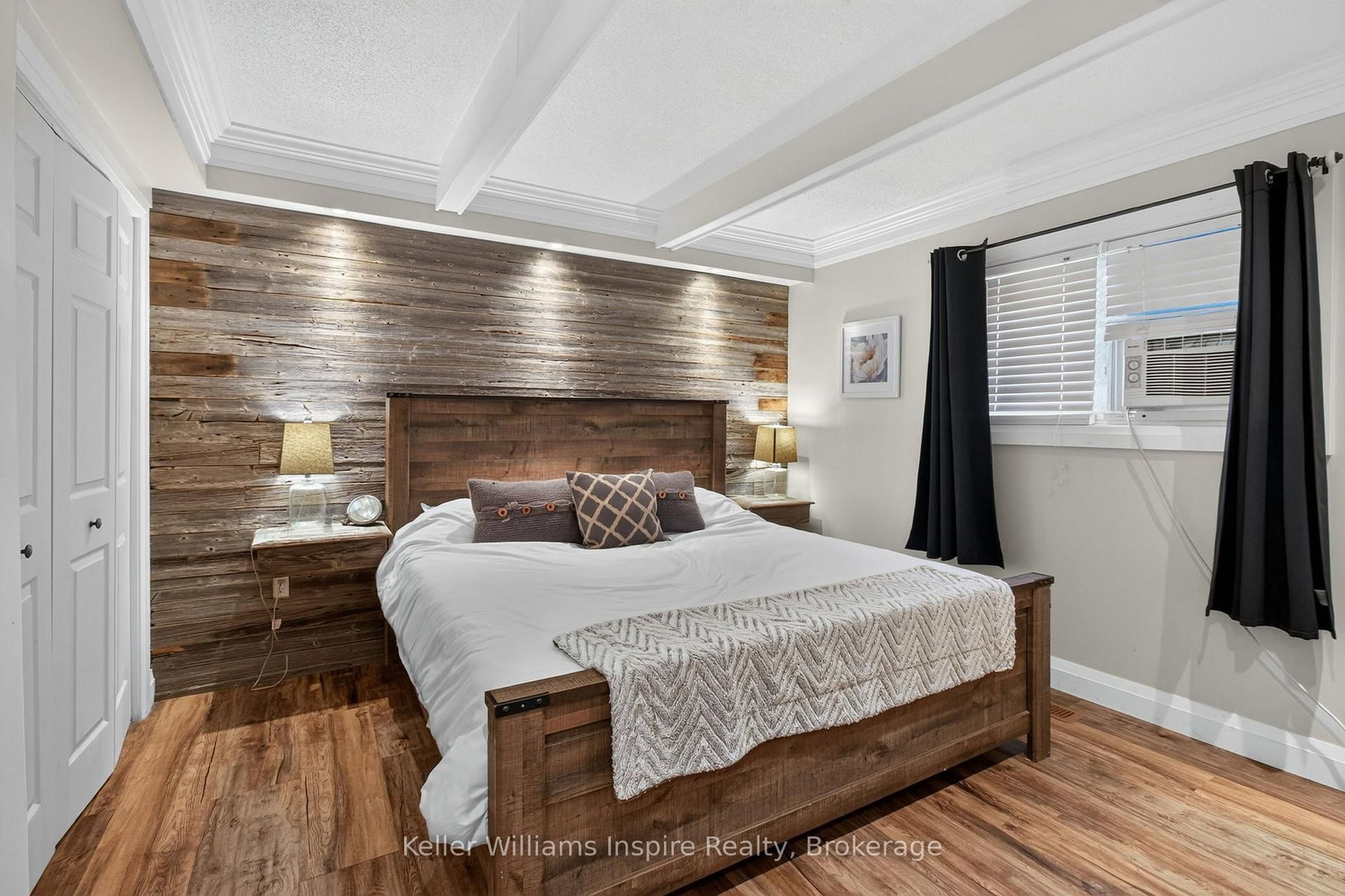 1080 Pillar Lane • Perth Road, ON photo 4