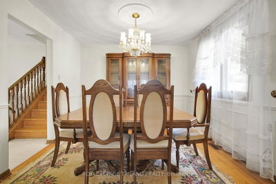 42 Applegreen Grove • London South, ON photo 5