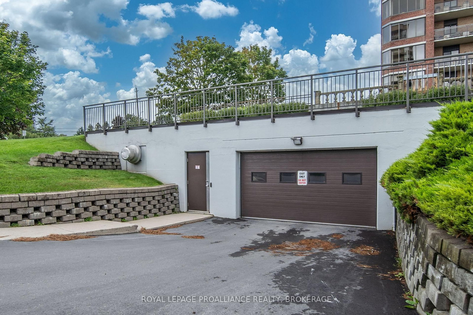 1000 King Street W • #1401 • Kingston, ON photo 46