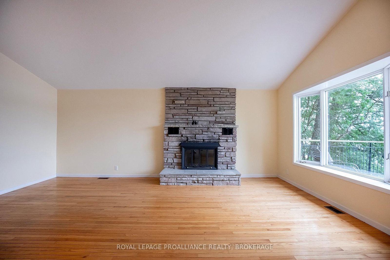 4502 Red Maple Lane • Inverary, ON photo 4
