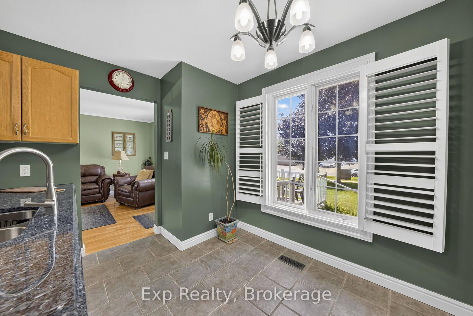 59 Avondale Road • Belleville, ON photo 6