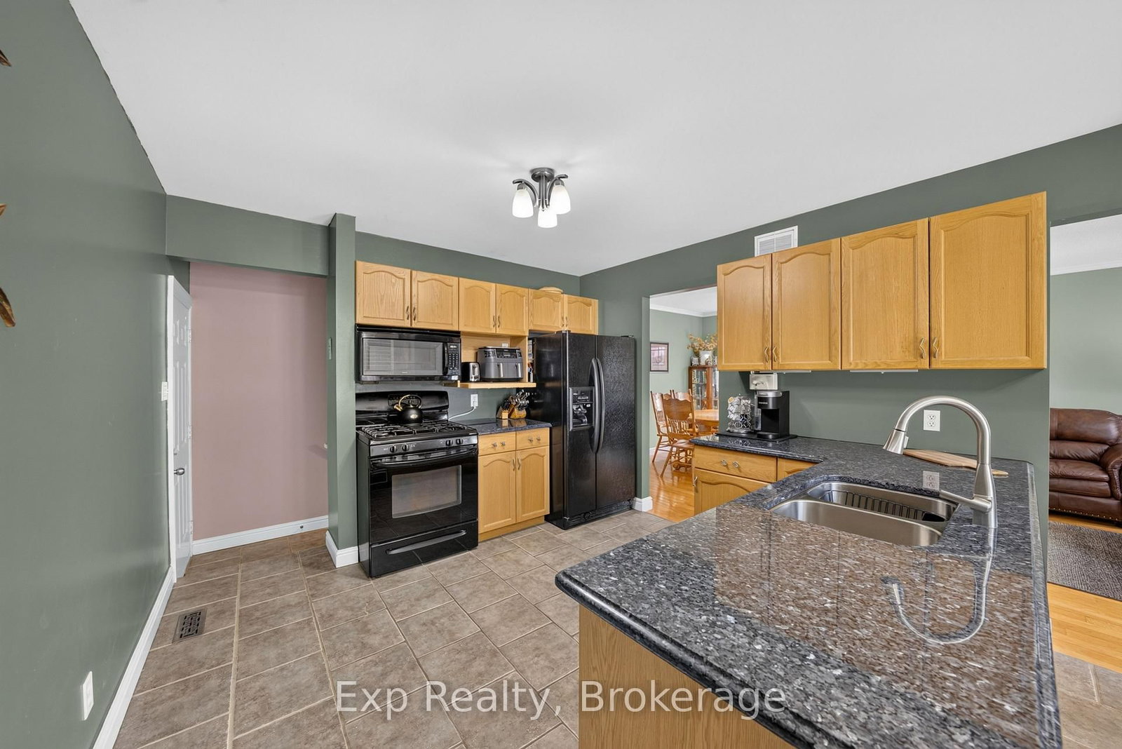 59 Avondale Road • Belleville, ON photo 8
