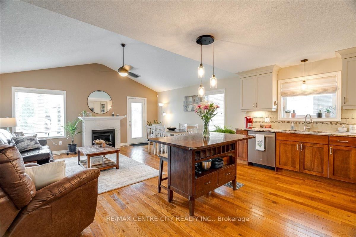 2 Cherry Blossom Lane • St. Thomas, ON photo 13