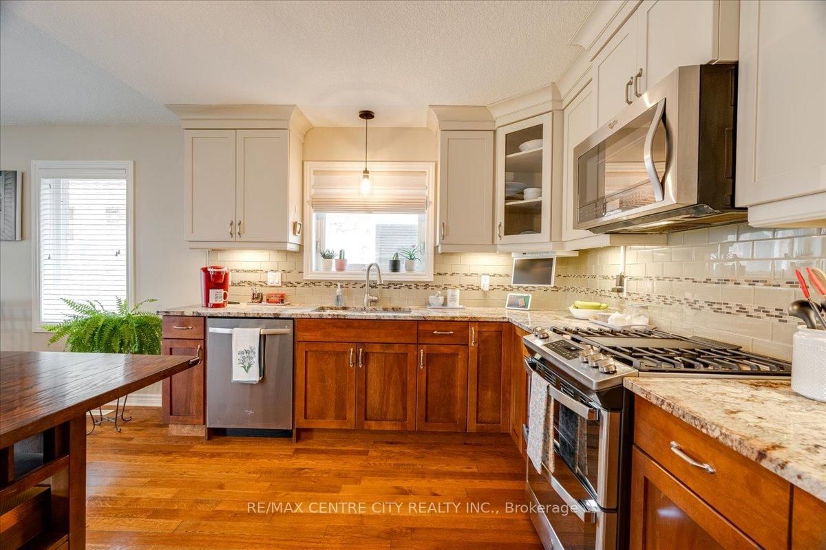 2 Cherry Blossom Lane • St. Thomas, ON photo 14