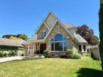 241 4th Street Crescent • Hanover, ON photo 2