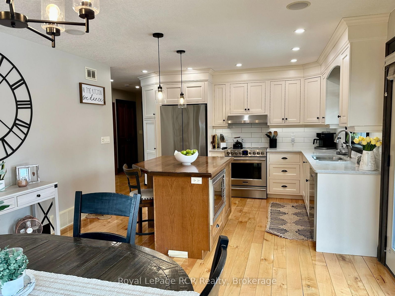 241 4th Street Crescent • Hanover, ON photo 23