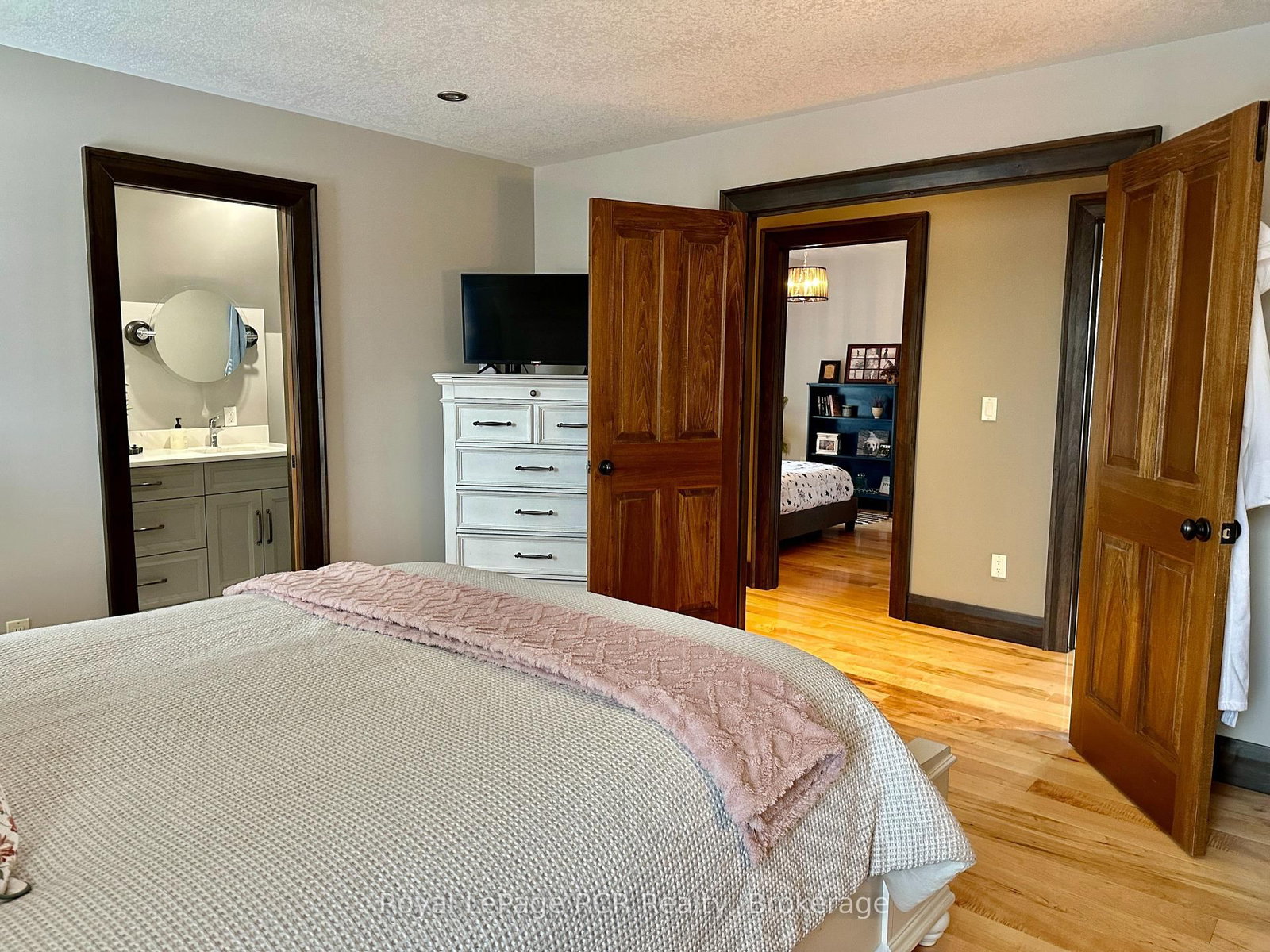 241 4th Street Crescent • Hanover, ON photo 34