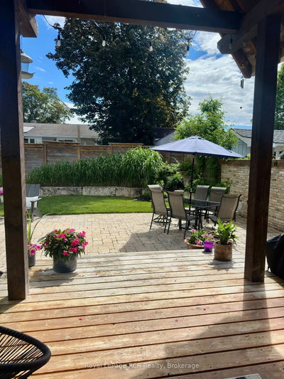 241 4th Street Crescent • Hanover, ON photo 4