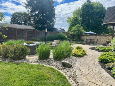 241 4th Street Crescent • Hanover, ON photo 8