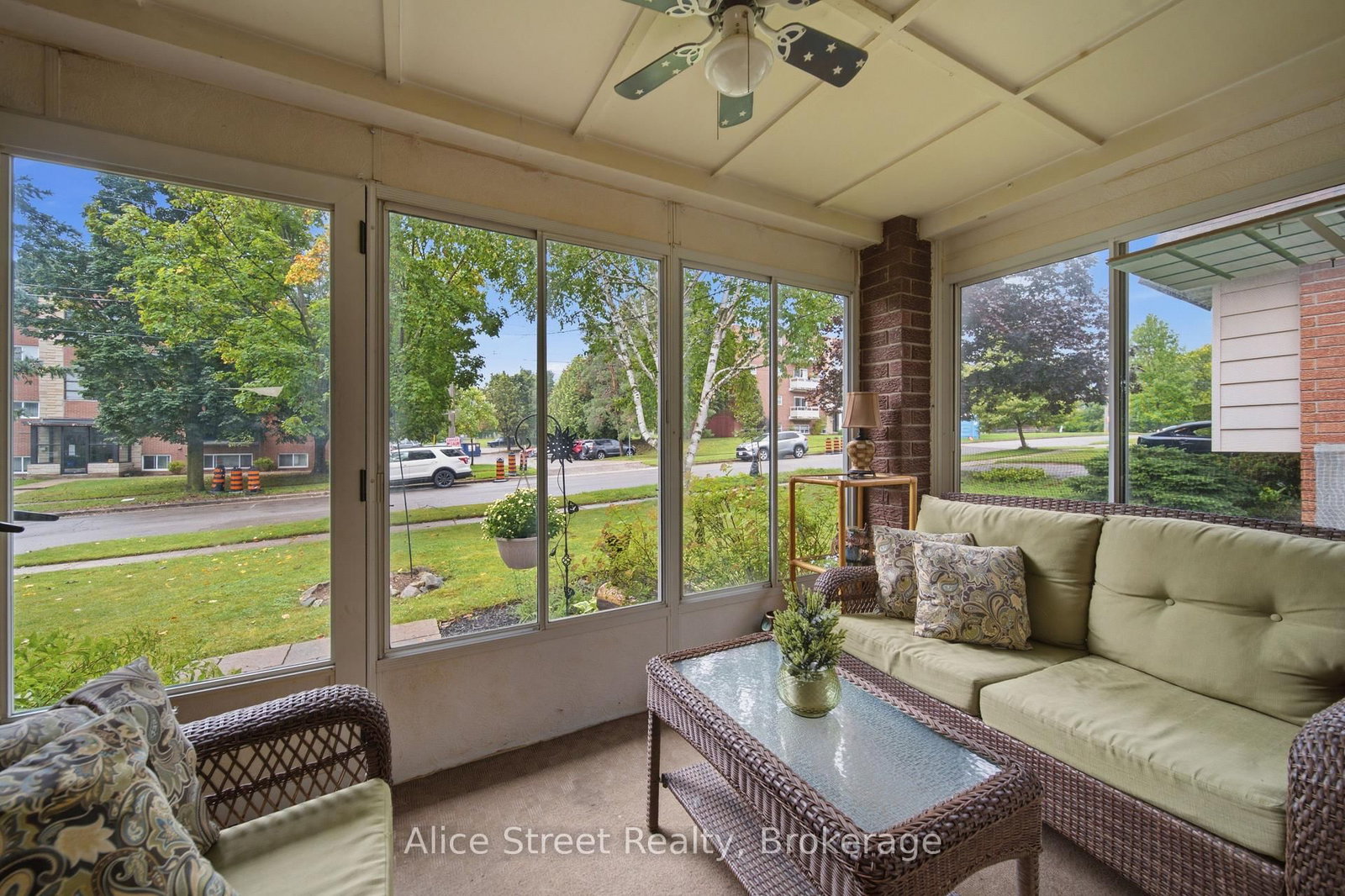 5 Glenbrook Drive • Guelph, ON photo 12