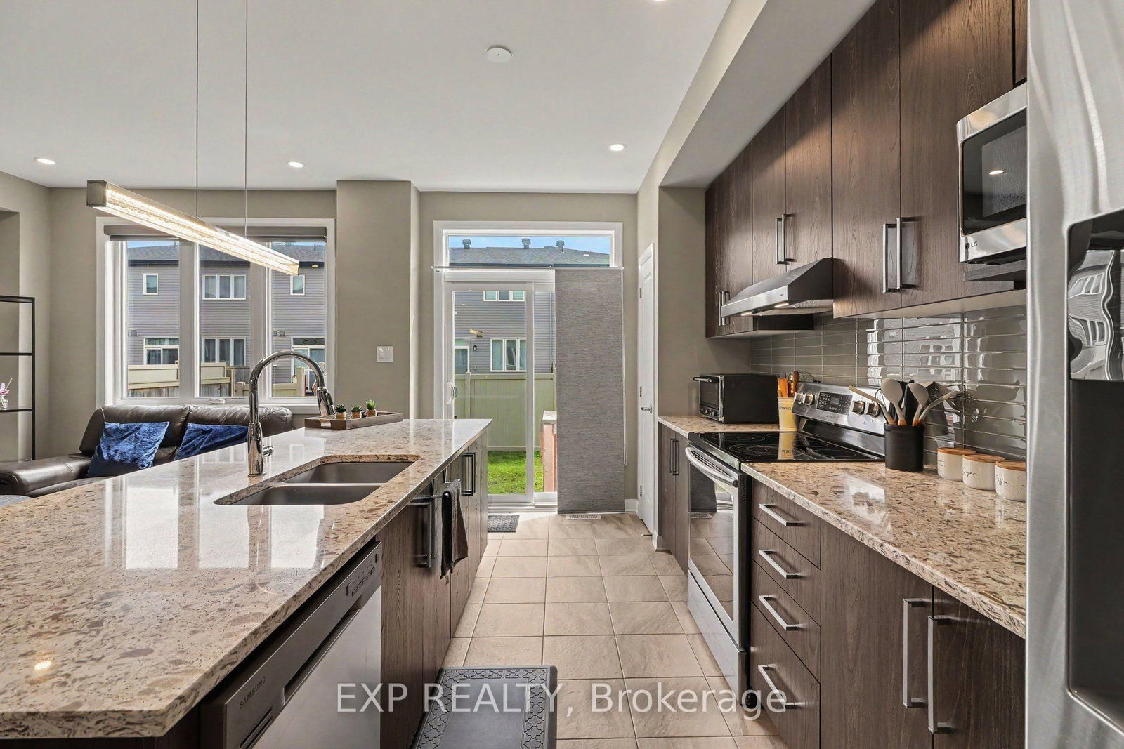 48 Damselfish Walk • Ottawa, ON photo 15