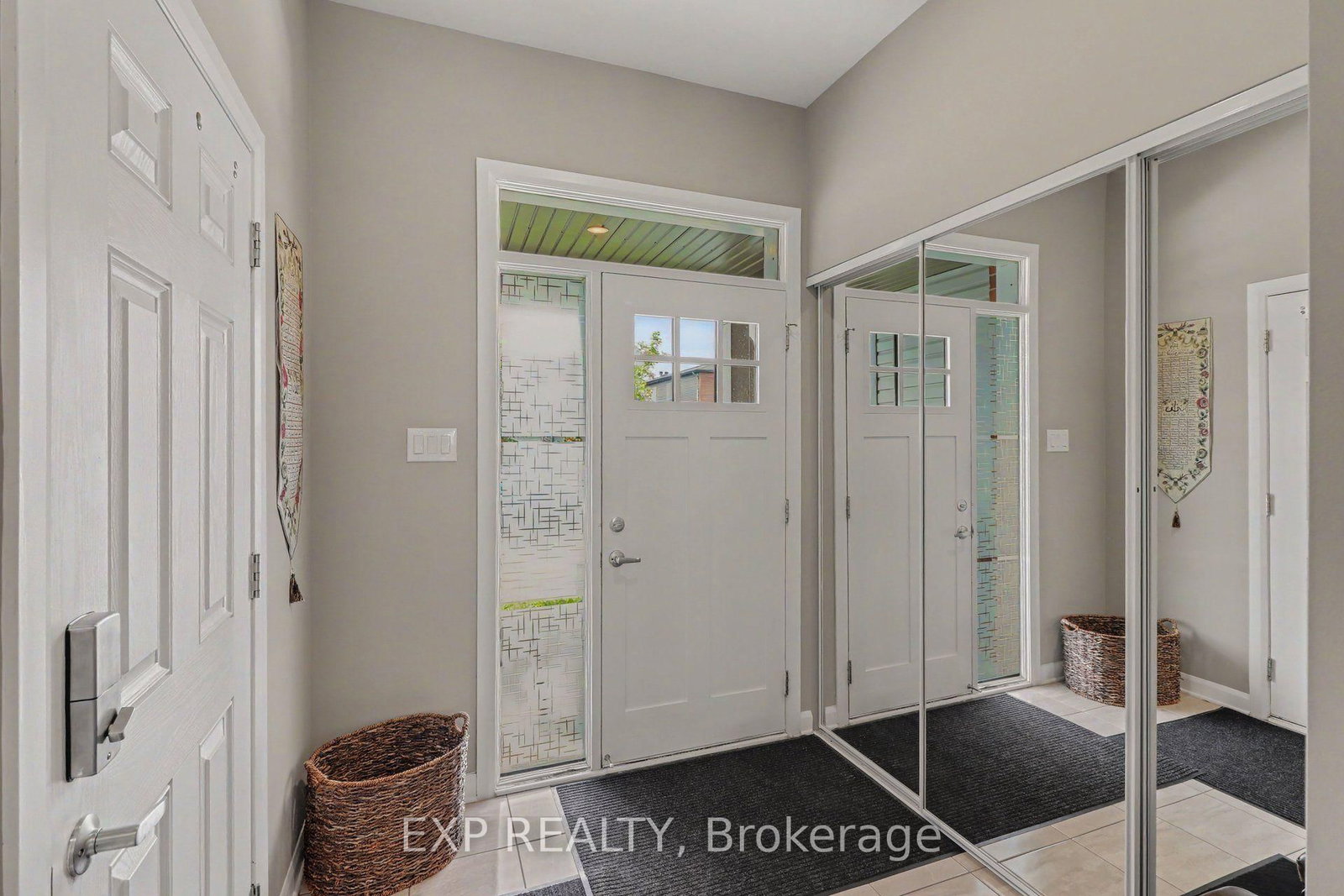 48 Damselfish Walk • Ottawa, ON photo 4
