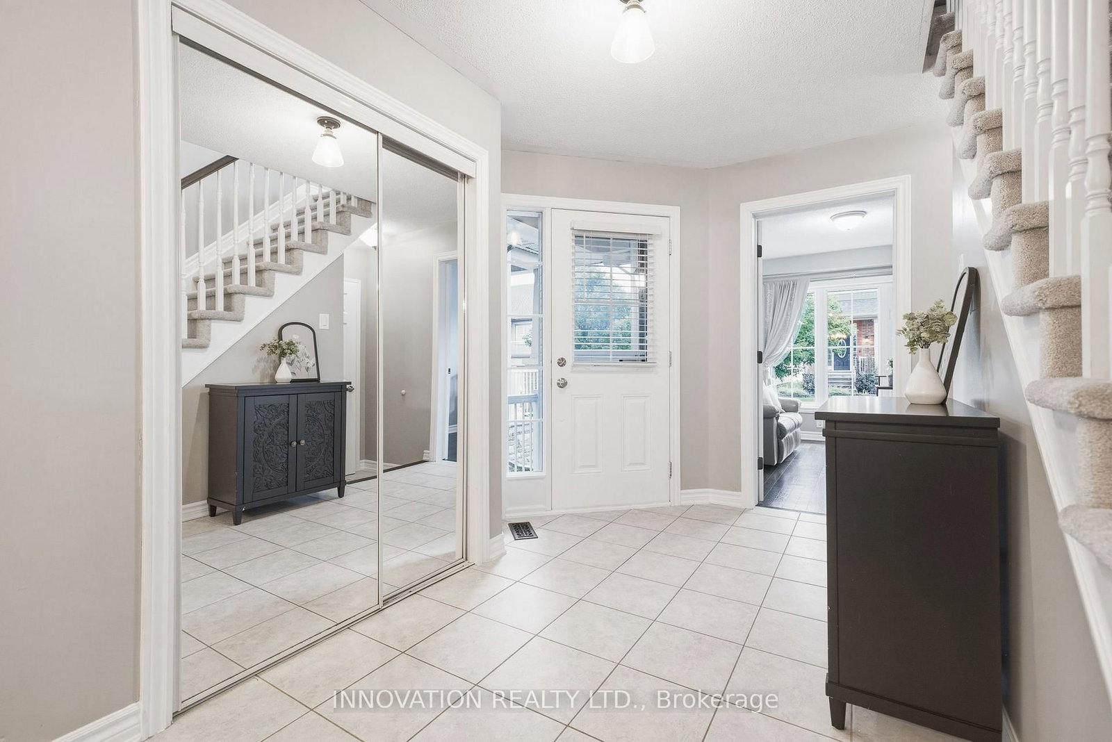366 Meadowbreeze Drive • Ottawa, ON photo 5