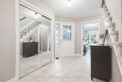 366 Meadowbreeze Drive • Ottawa, ON photo 5