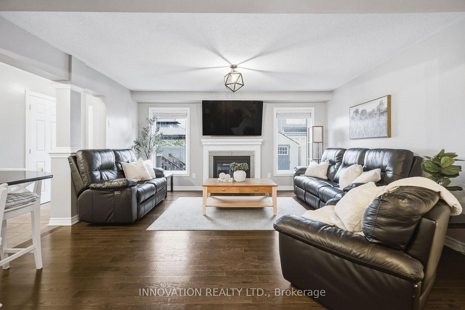 366 Meadowbreeze Drive • Ottawa, ON photo 9