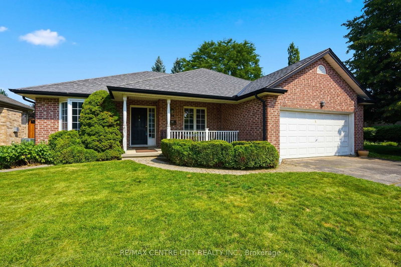 90 Moraine Crescent