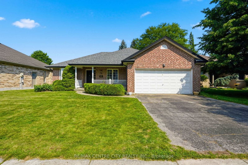 90 Moraine Crescent