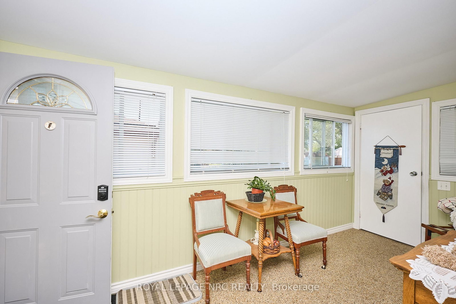 4013 Welland Street • Niagara Falls, ON photo 4