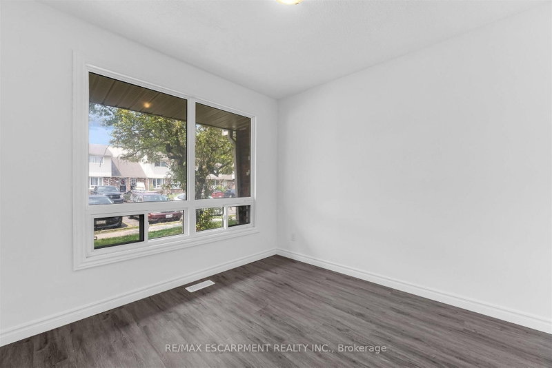 284 - 100 Brownleigh Avenue