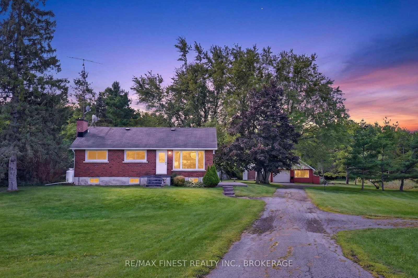 513 County road 2 • Front of Leeds & Seeleys Bay, ON photo 1