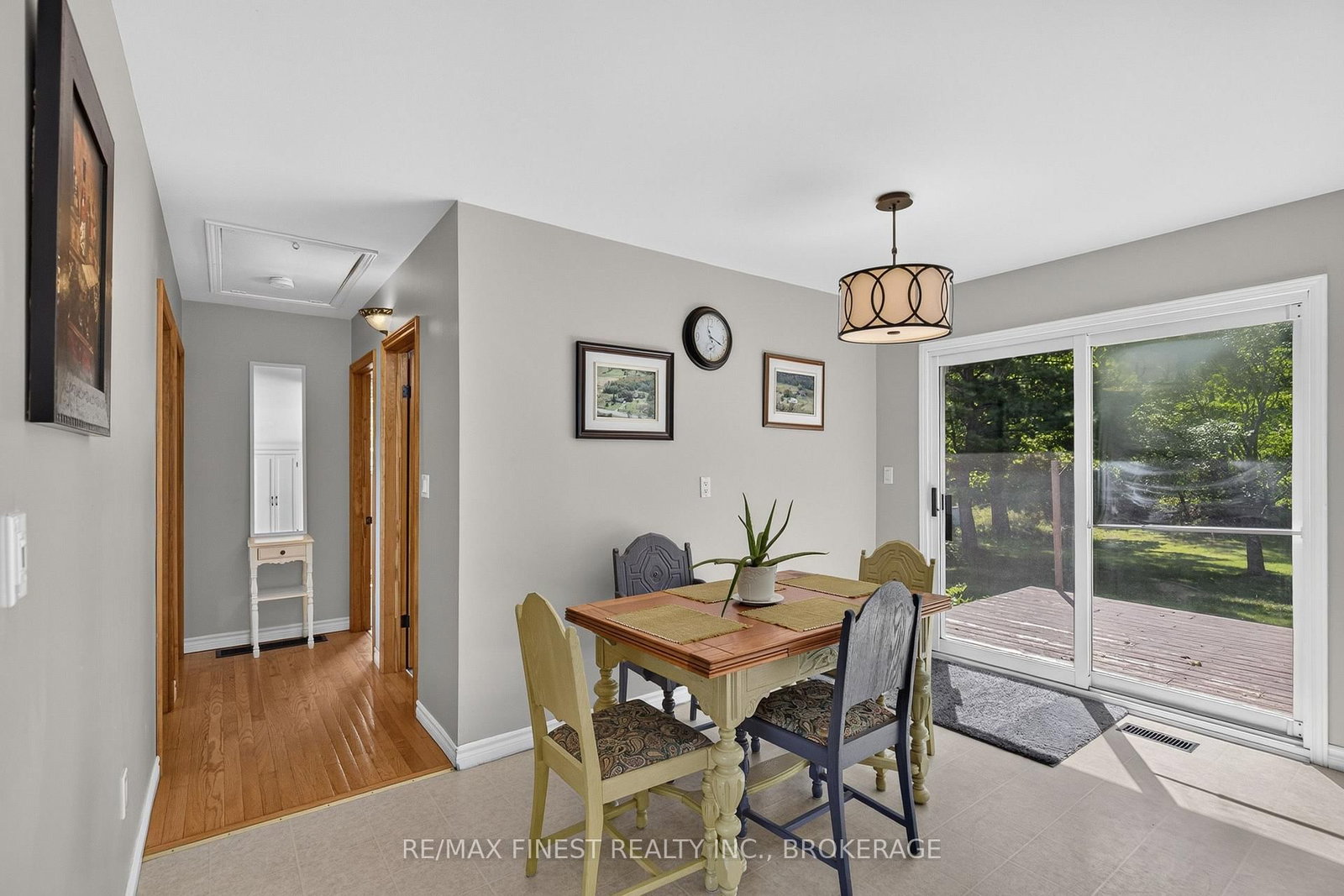 513 County road 2 • Front of Leeds & Seeleys Bay, ON photo 10