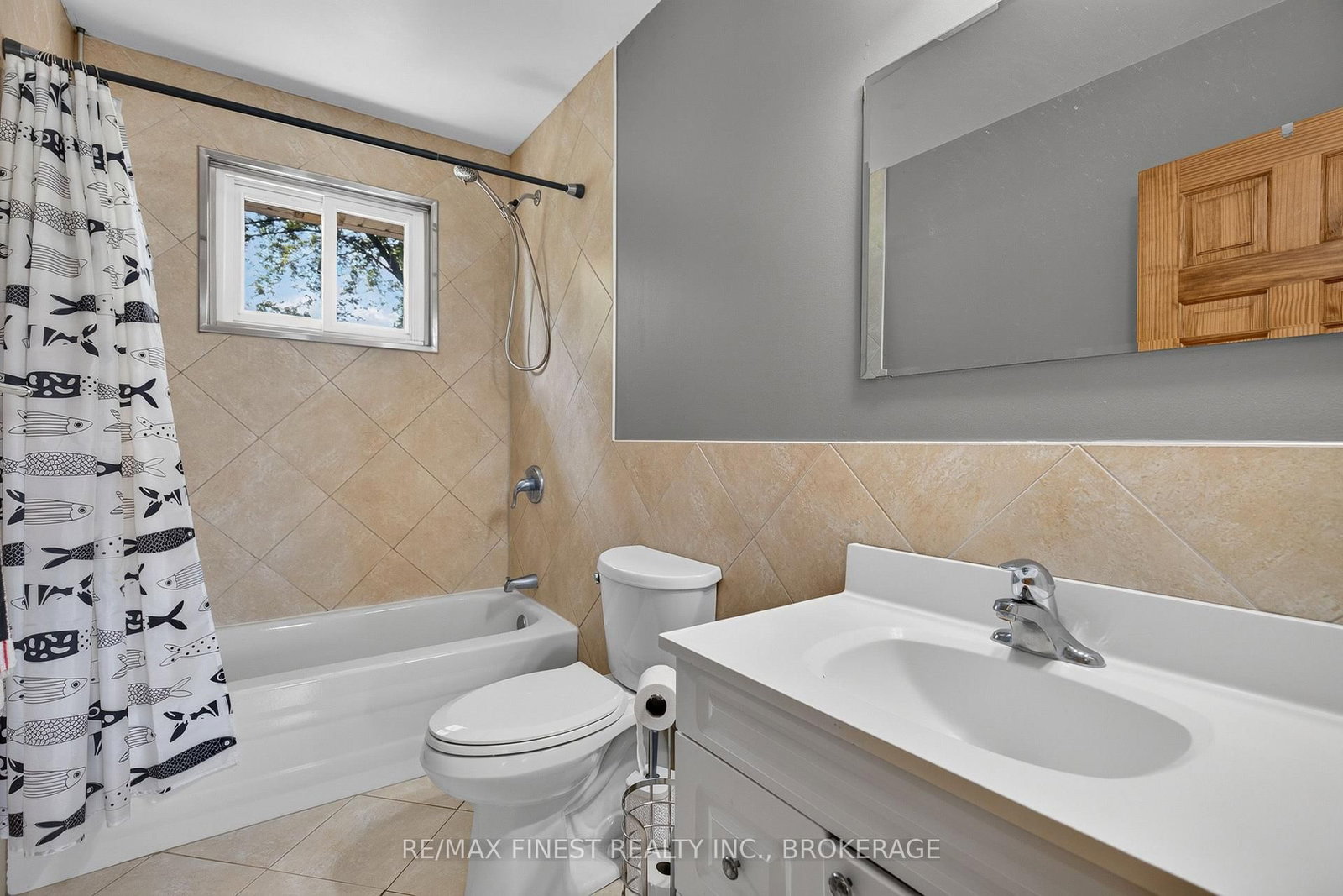 513 County road 2 • Front of Leeds & Seeleys Bay, ON photo 16