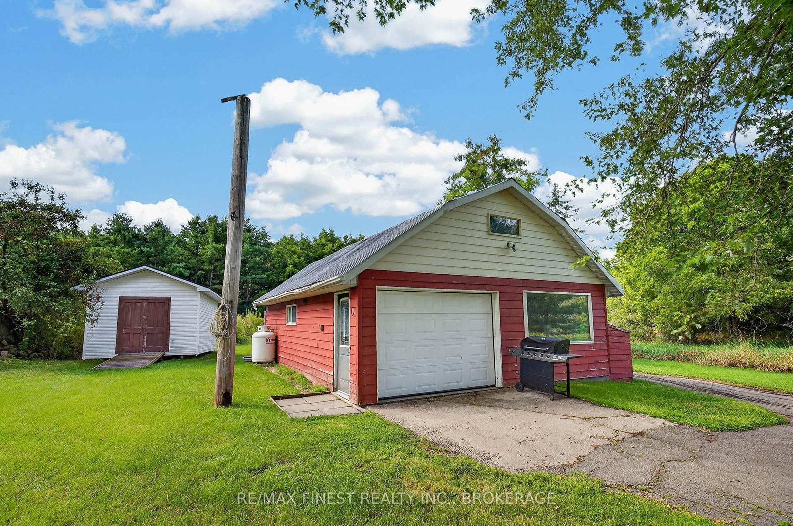 513 County road 2 • Front of Leeds & Seeleys Bay, ON photo 38