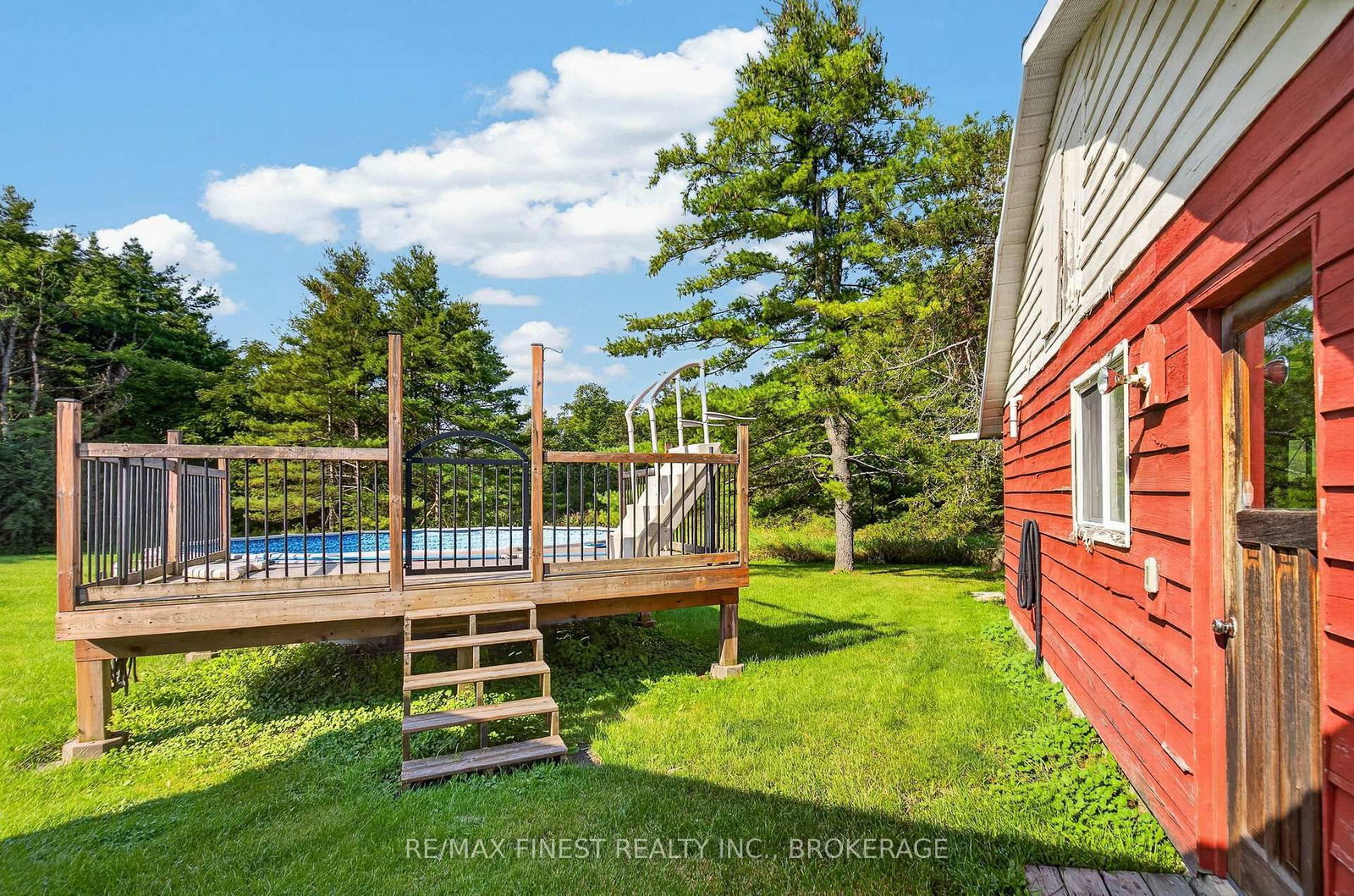 513 County road 2 • Front of Leeds & Seeleys Bay, ON photo 41