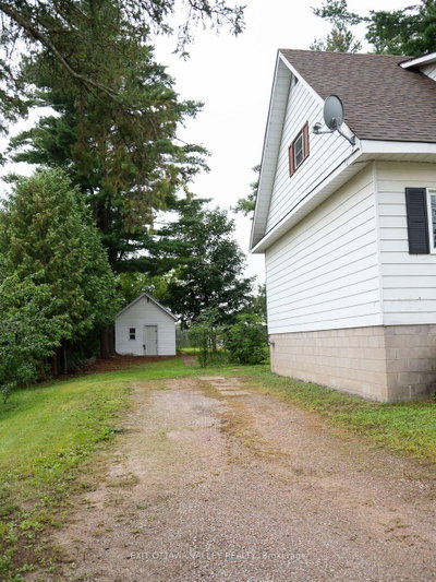 400 Boundary Road E • Pembroke, ON photo 3