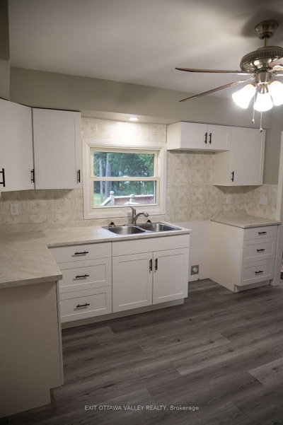400 Boundary Road E • Pembroke, ON photo 8
