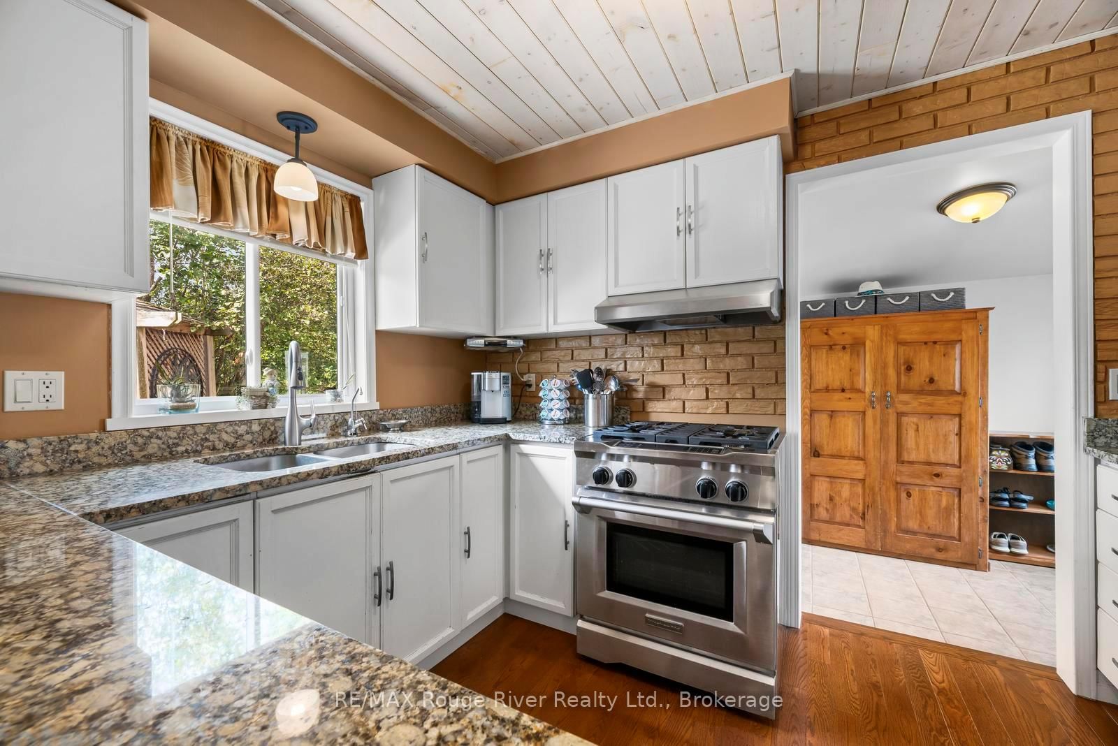 6 Hamilton Drive • Kawartha Lakes, ON photo 9