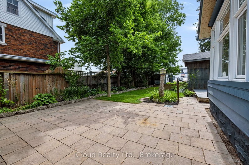 654 Duke St photo 5
