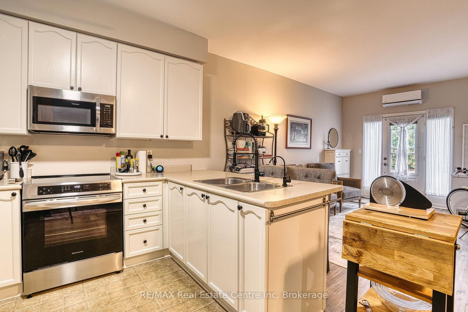 760 Woodhill Drive • Centre Wellington, ON photo 6