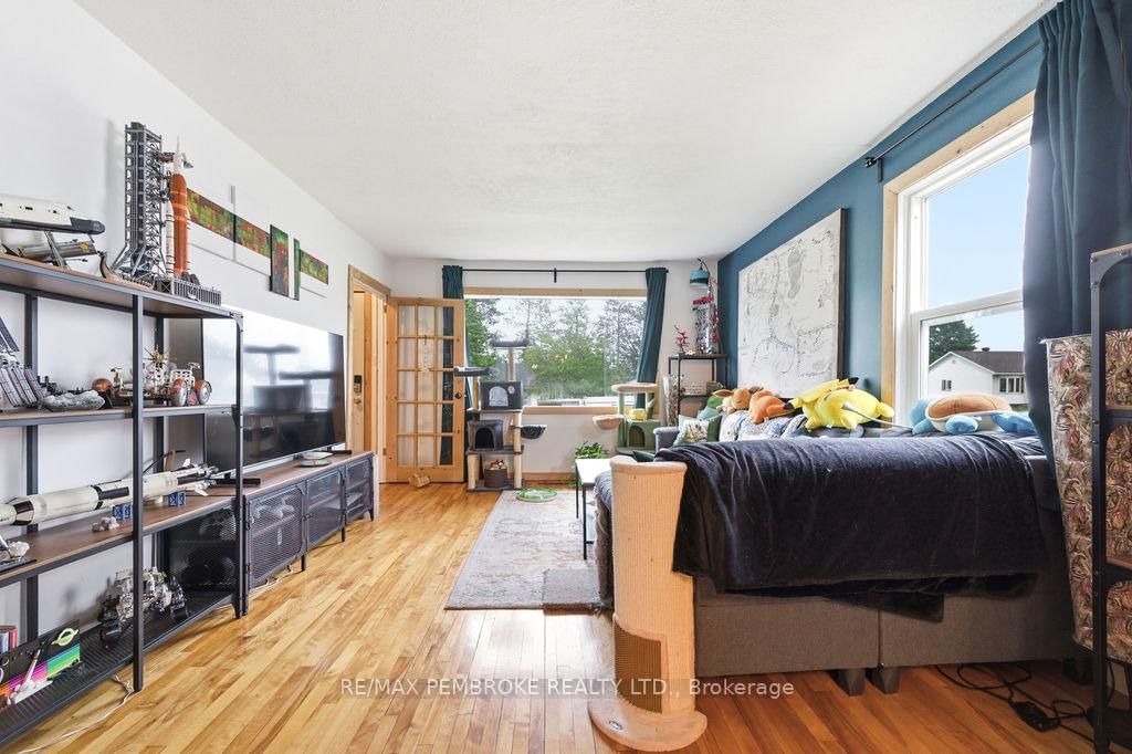 14 Summit Street • Deep River, ON photo 12