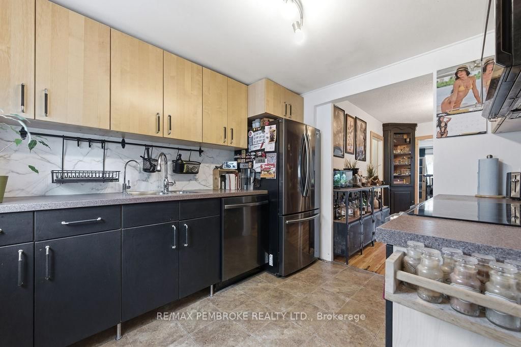 14 Summit Street • Deep River, ON photo 17
