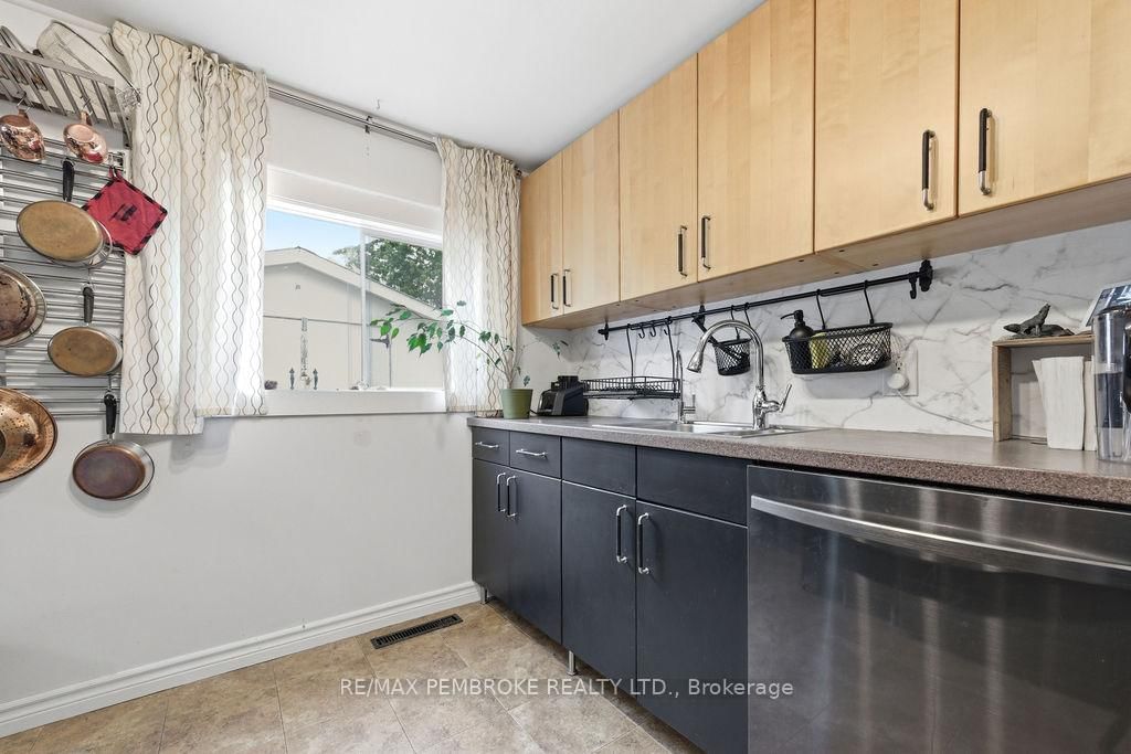 14 Summit Street • Deep River, ON photo 18