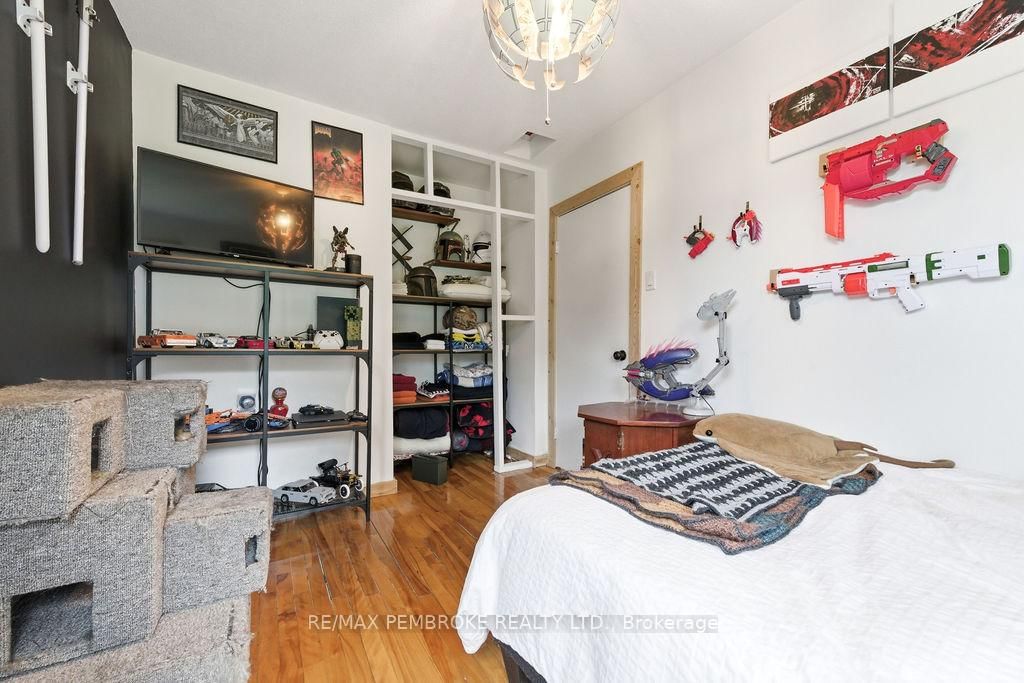 14 Summit Street • Deep River, ON photo 29