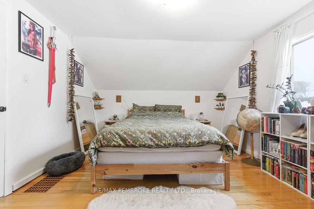 14 Summit Street • Deep River, ON photo 32