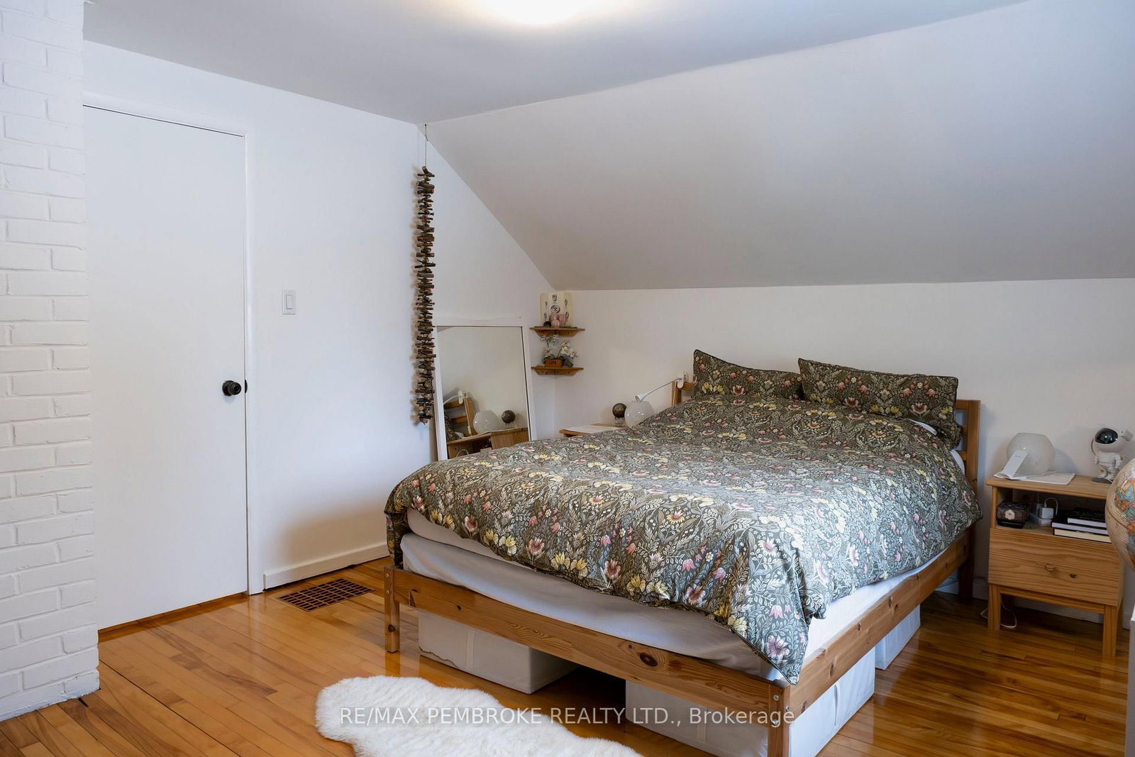 14 Summit Street • Deep River, ON photo 33