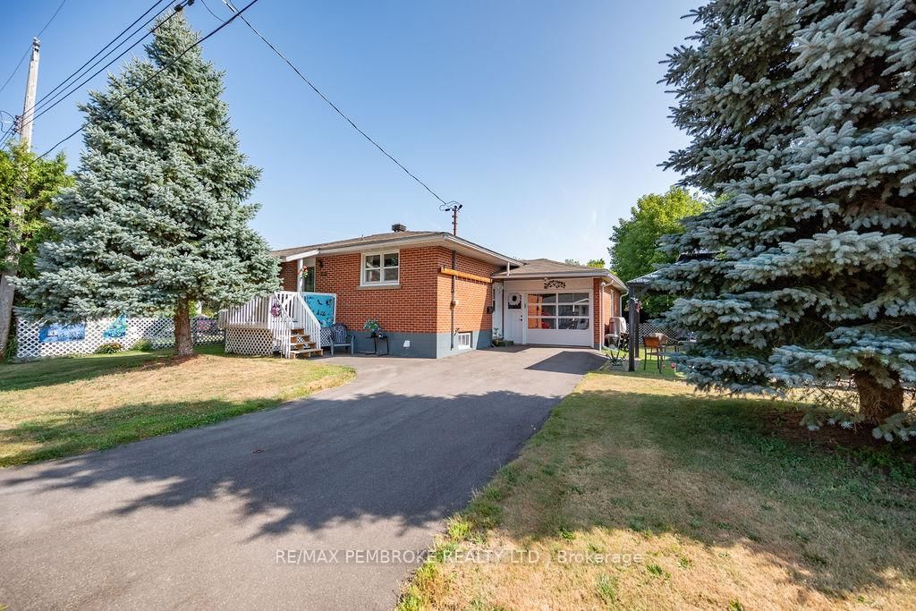 335 Willard Street • Pembroke, ON photo 3
