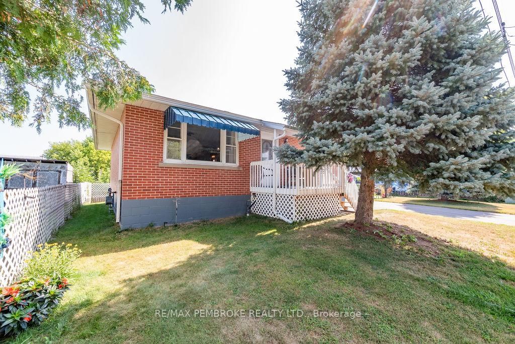 335 Willard Street • Pembroke, ON photo 5